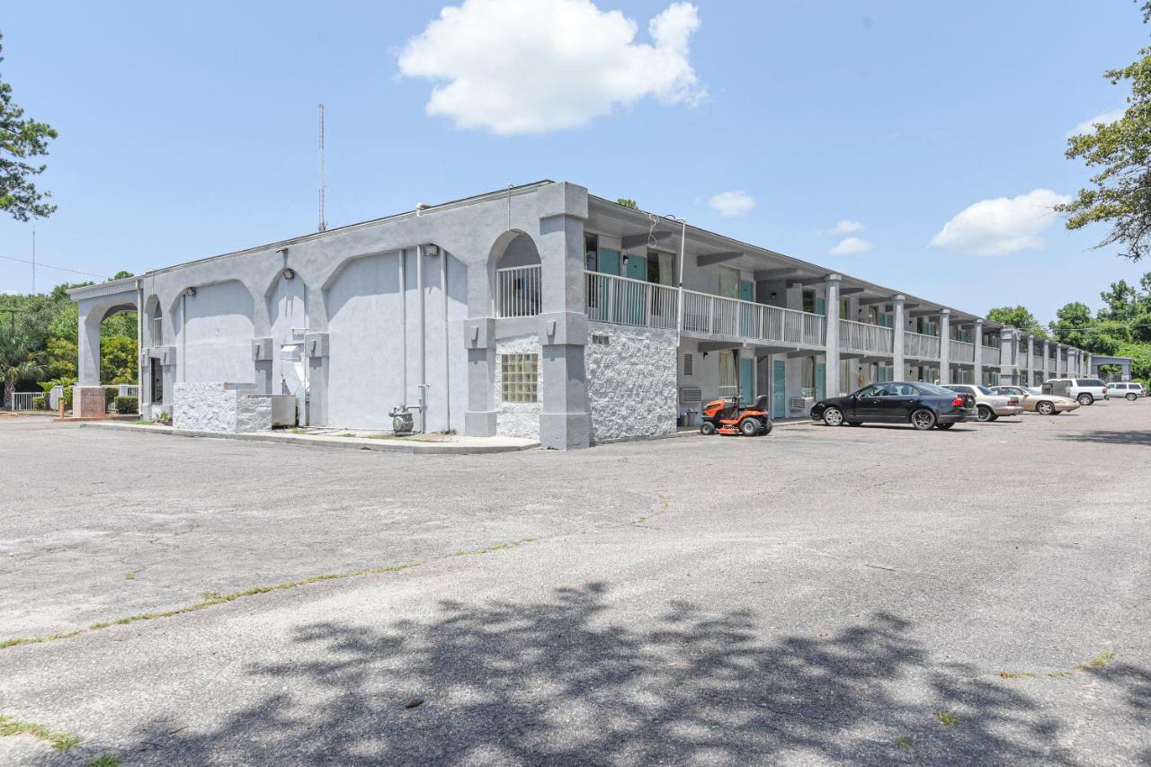 Hotel Valdosta Ga I-75 & Us-221 N Hwy Bagian luar foto